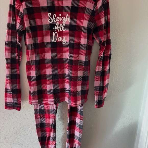 Cuddl Duds Red and Green Plaid Pajama Set - Picture 3 of 3